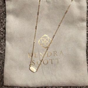 Kendra Scott necklace